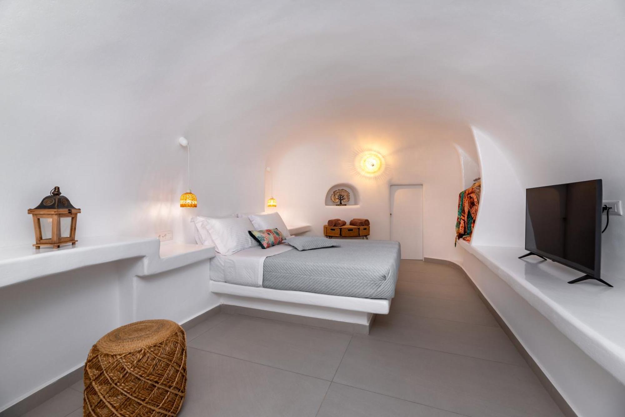 Deep Cave Suites Kontochori Fira  Esterno foto