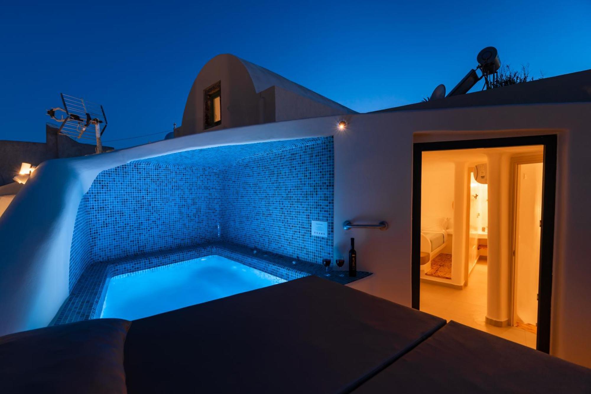 Deep Cave Suites Kontochori Fira  Esterno foto
