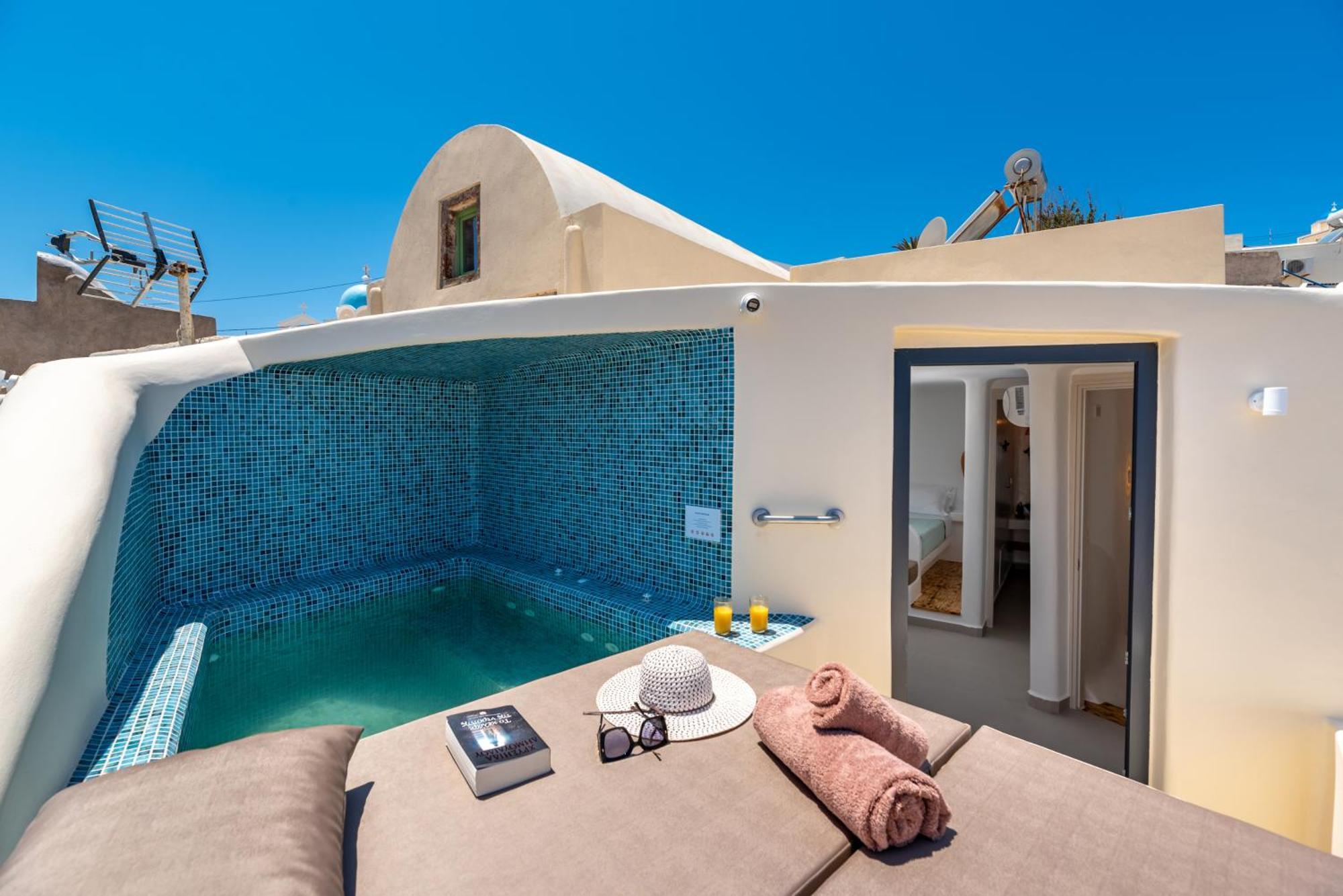 Deep Cave Suites Kontochori Fira  Esterno foto